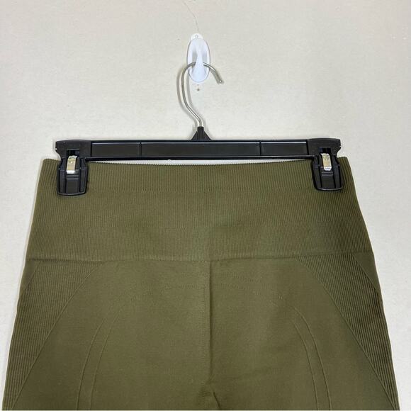 Lululemon Flow & Go Crop SEE MEASUREMENTS - Picture 8 of 12